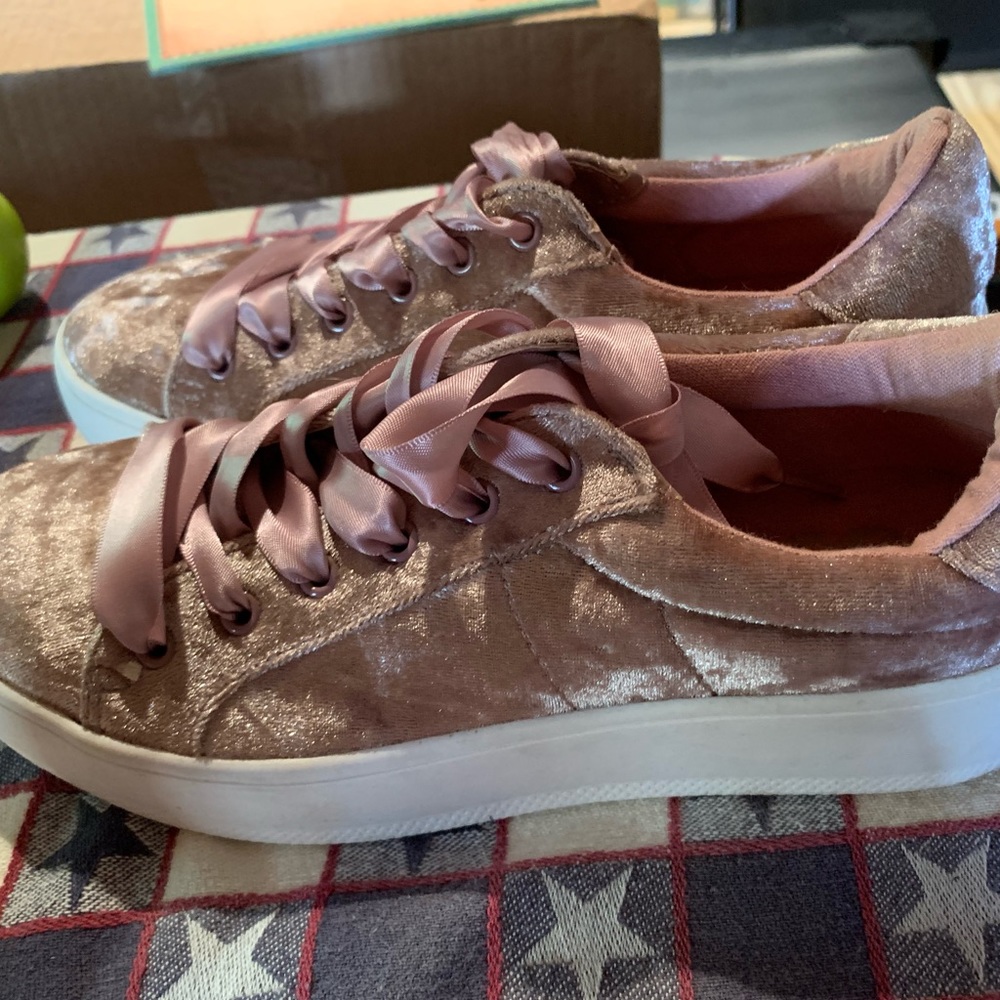 Velvet pink sneakers